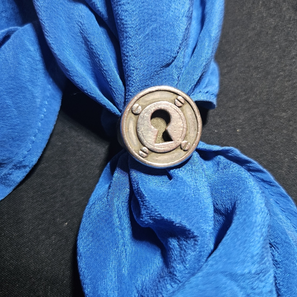 VINTAGE Solid Silver Keyhole Ring